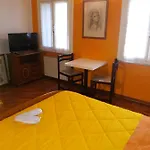 Bed and Breakfast R&b Un A Colori Φεράρα
