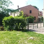 R&b Un A Colori Bed and Breakfast 4*