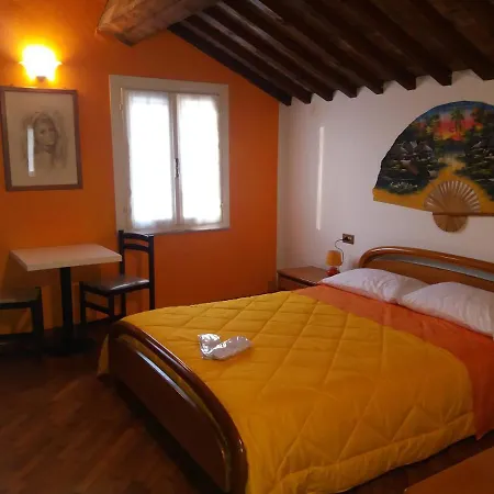Bed & Breakfast R&b Un A Colori