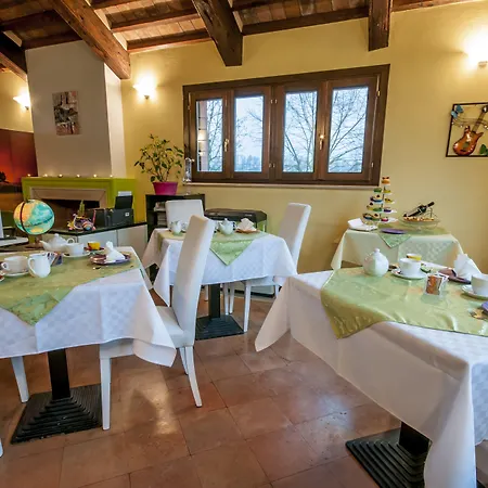 Bed & Breakfast R&b Un A Colori Ferrara