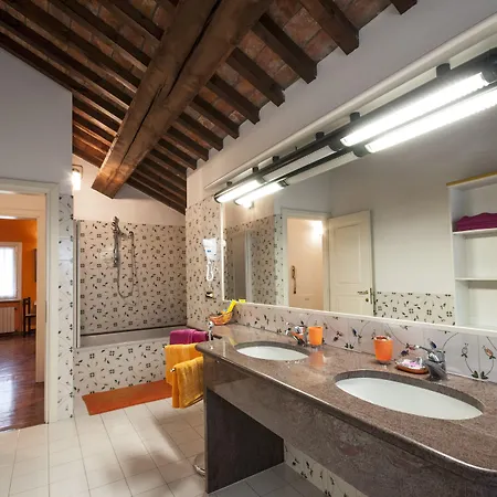 R&b Un A Colori Bed & Breakfast 4*