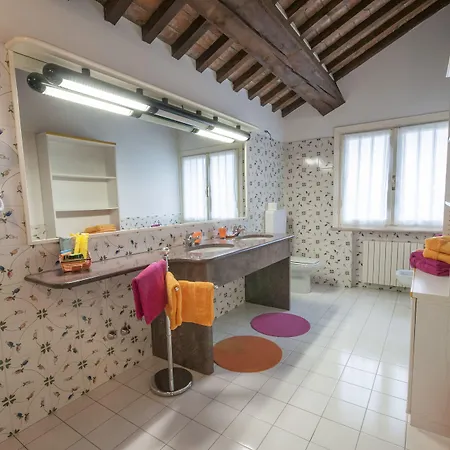 R&b Un A Colori 4* Ferrare