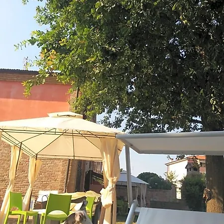R&b Un A Colori Ferrare
