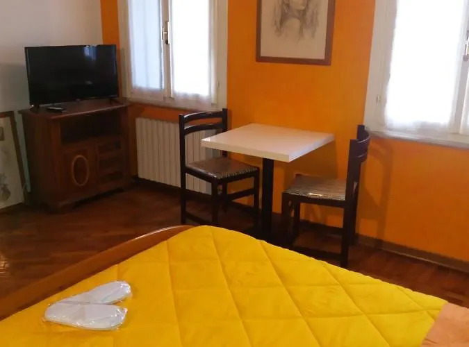 Alojamento de Acomodação e Pequeno-almoço R&b Un A Colori Ferrara